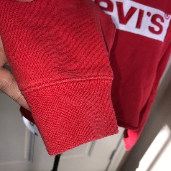 Levi's Women's Cropped Crew Neck Sweatshirt Red ~ Size S - Picture 3 of 9
